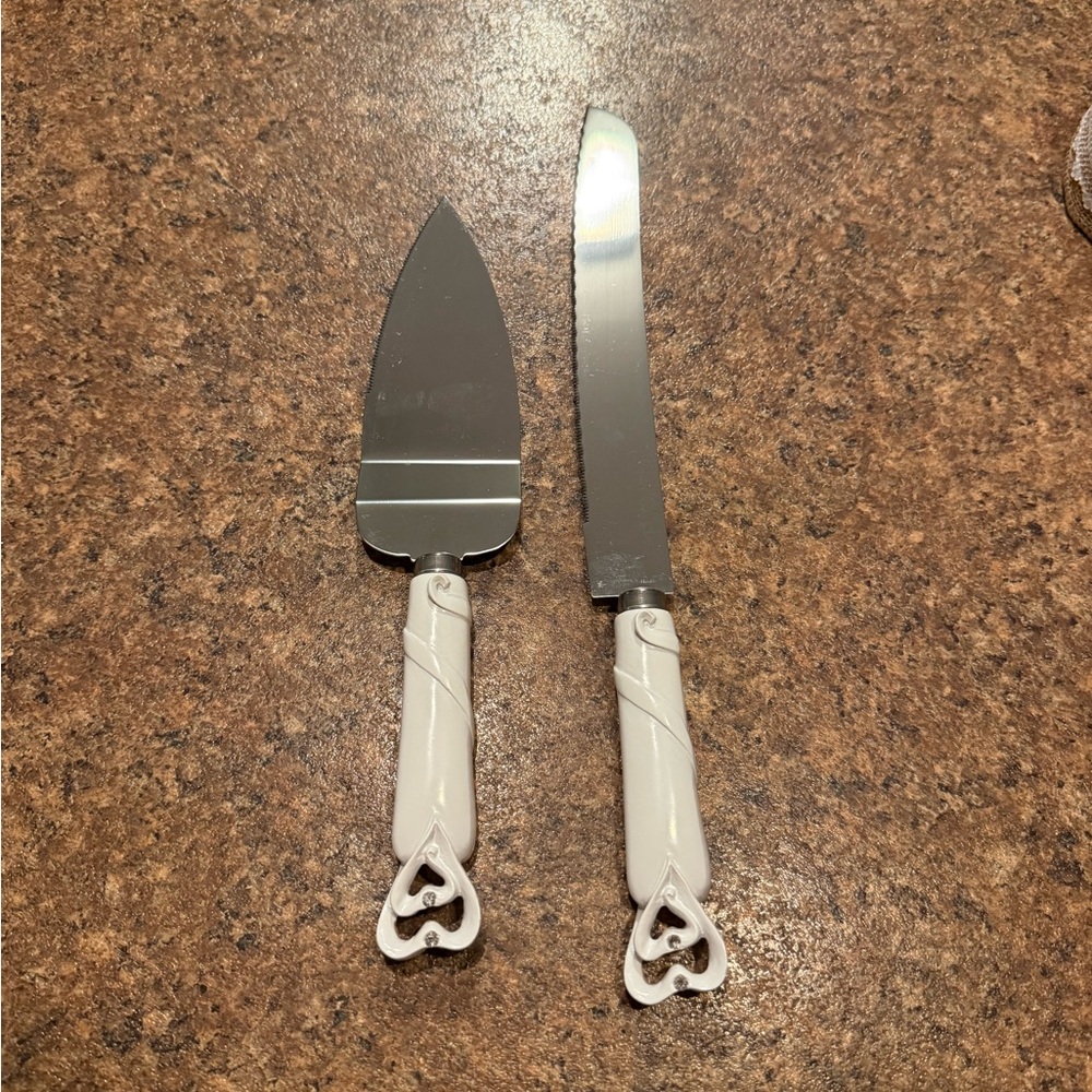 Elegant Silver and White Cake Knife Set
